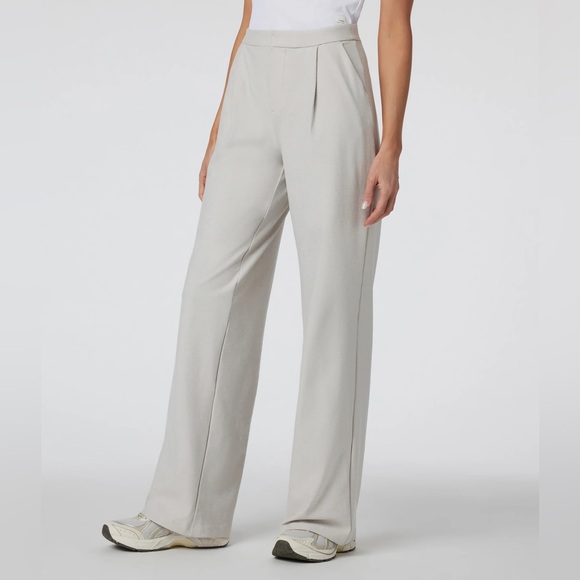 Vuori Pants - Vuori Women's Elevation Trouser Pant Ecru Heather Size Small Short Wide Leg